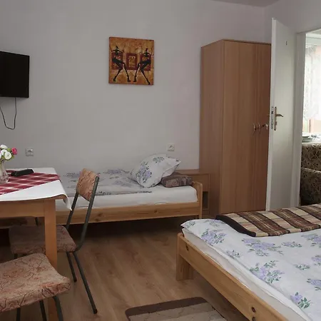 Kwatera prywatna Apartament I Pokoje Aura Dom Wczasowy *