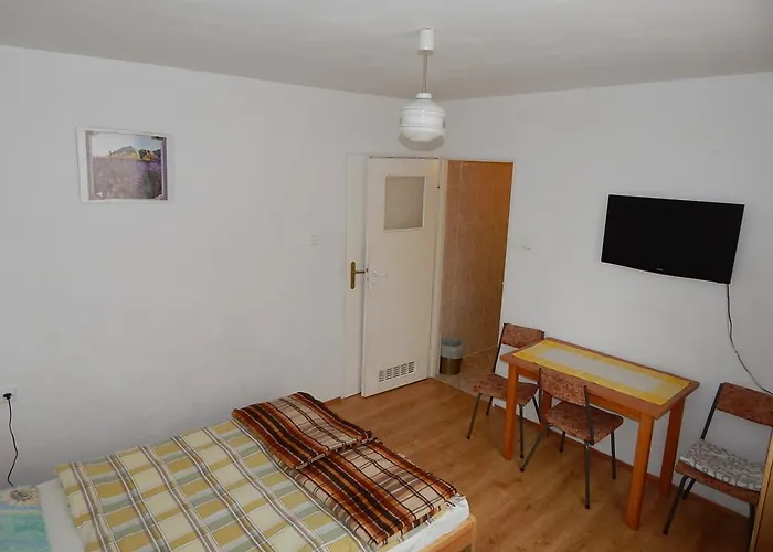 I Aura Homestay szállás Darlowko